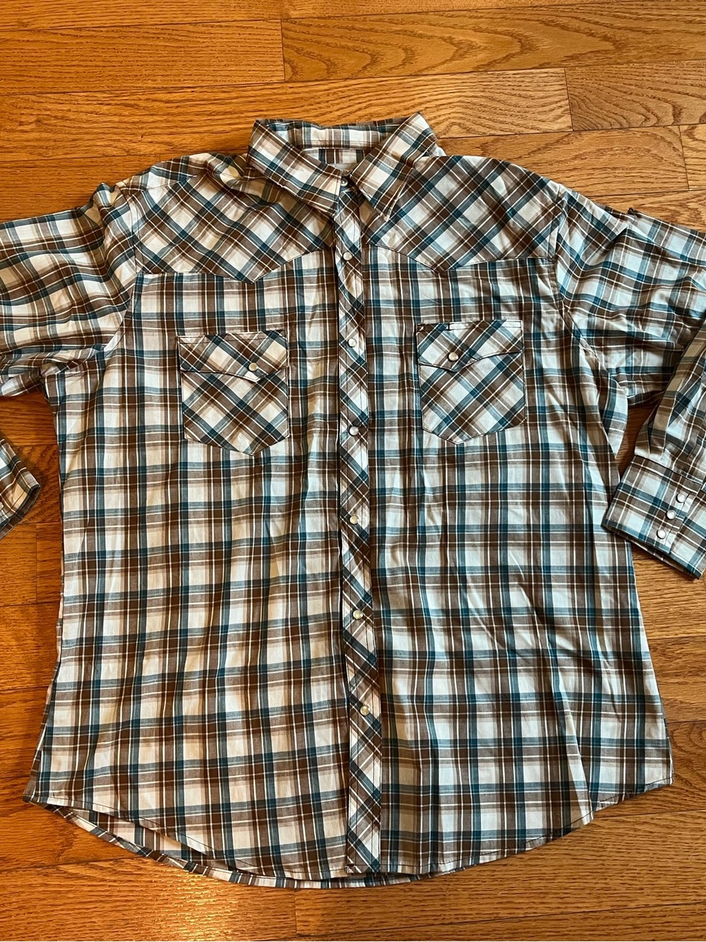 Wrangler Men's Plaid pearl snap Button-Down Shirt in Brown, Cream & Blue